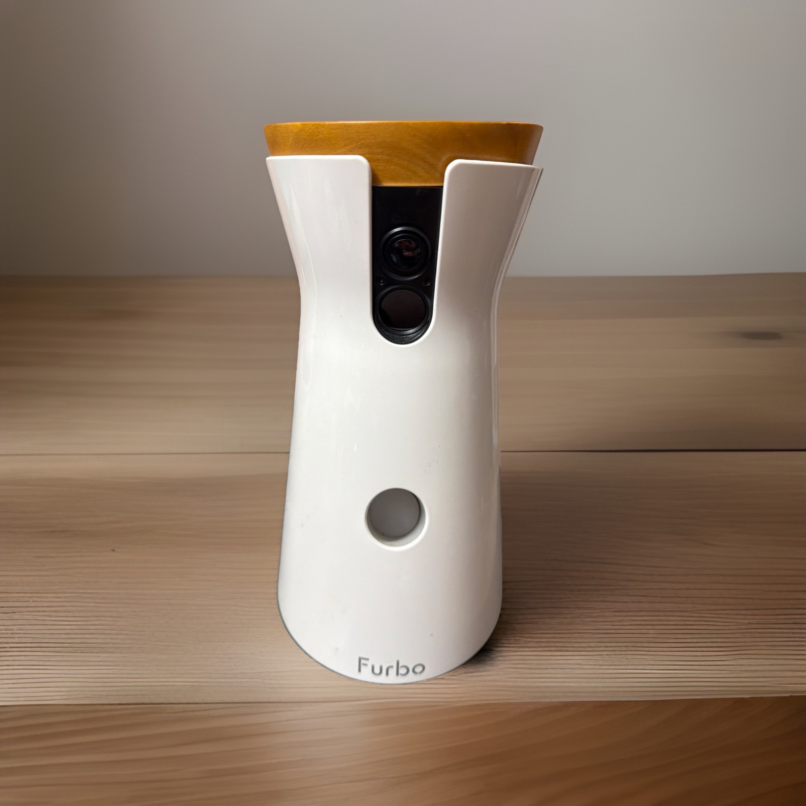 FURBO Dog Treat Tossing Dispenser Full HD WIFI Pet Camera