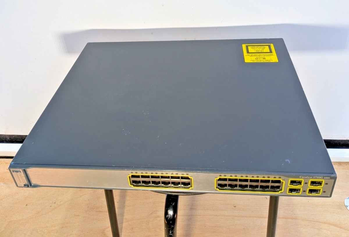 Cisco WS-C3750G-24TS-S1U 24 Port 3750G Gigabit Switch .