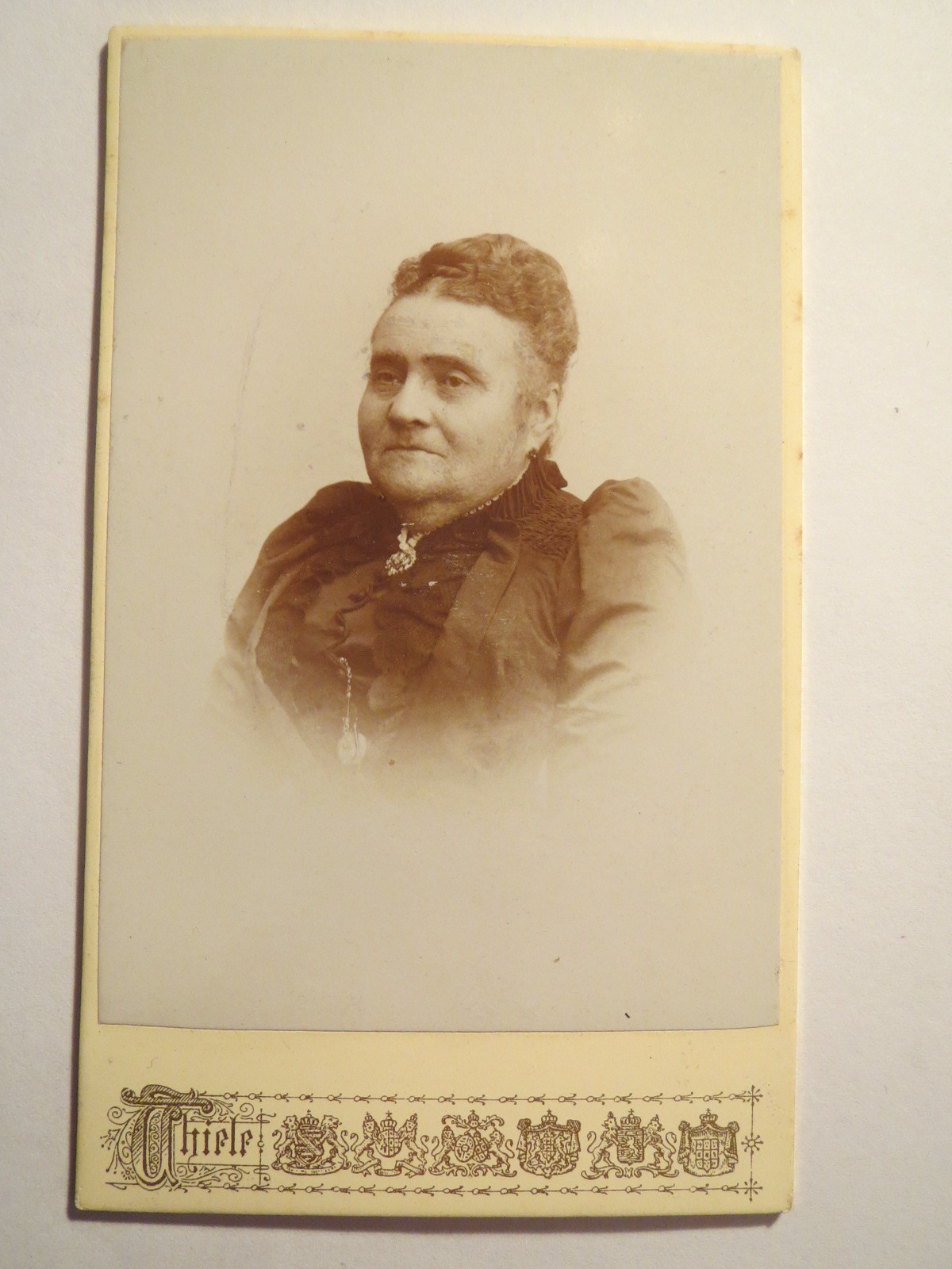 Mainz - older woman in dress - portrait / CDV