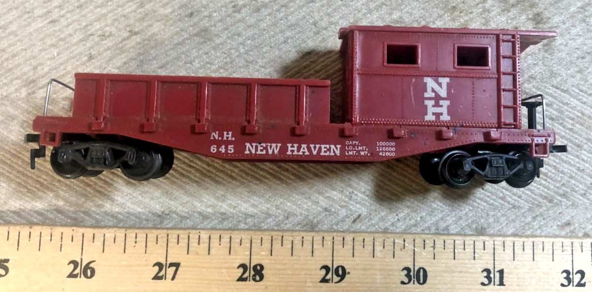Marx HO 645 New Haven Tuscan red work caboose with toolboxes, fully intact!