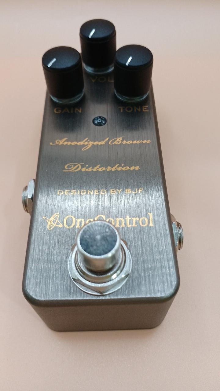 One Control Anodized Brown Effector