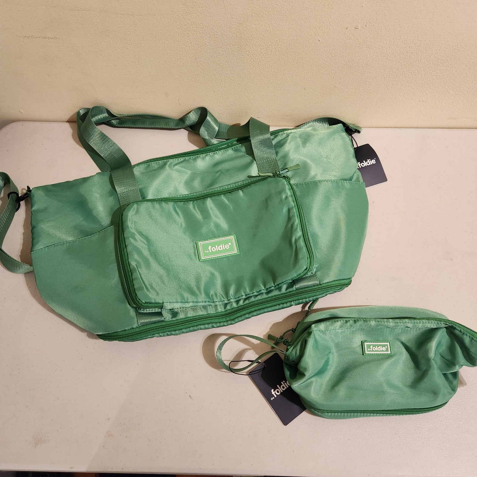 NWT Foldie Unisex Adults Original Foldable Travel Duffle Bag & Travel Bag Green