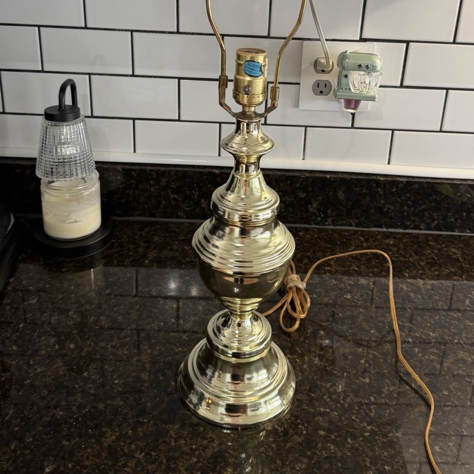 Polished Brass Table Lamp – Gold Rotary Knob, Hollywood Regency Style