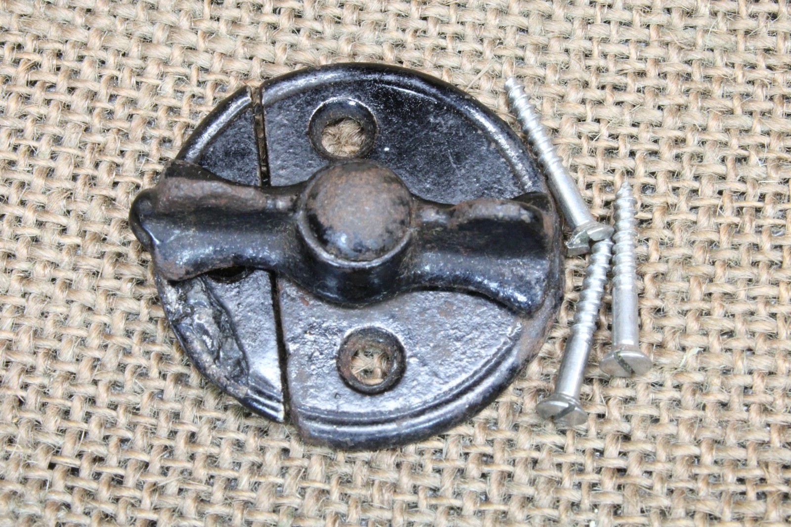 Old Cupboard Cabinet Door Turn Bow Tie Button Latch 1 1/2” SML back plate 1880’s