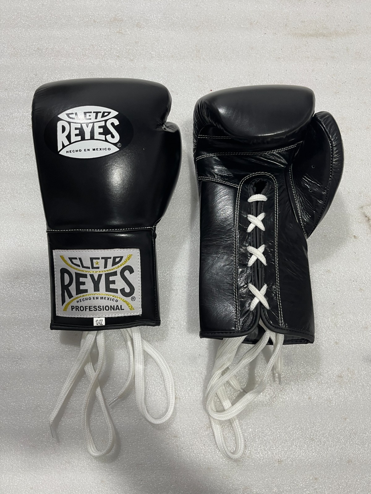 Cleto Reyes Black Lace Up Boxing Gloves 12 oz Genuine Leather Training Sparring
