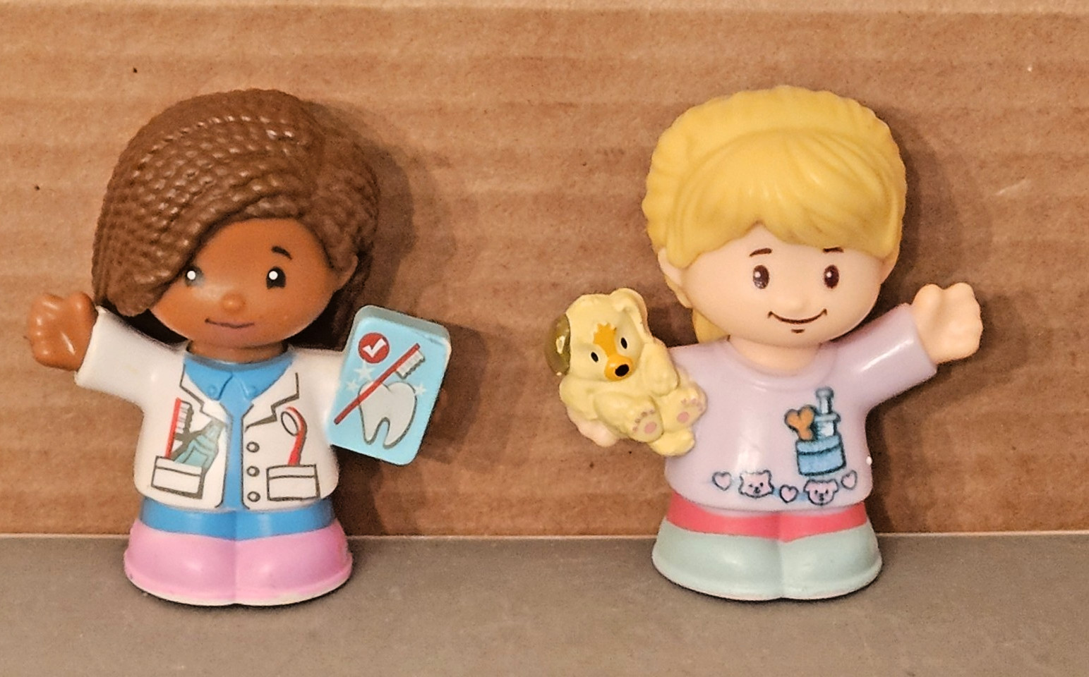 Fisher Price Little People Doctor Audrey the Dentist + Ella Veterinarian Blonde
