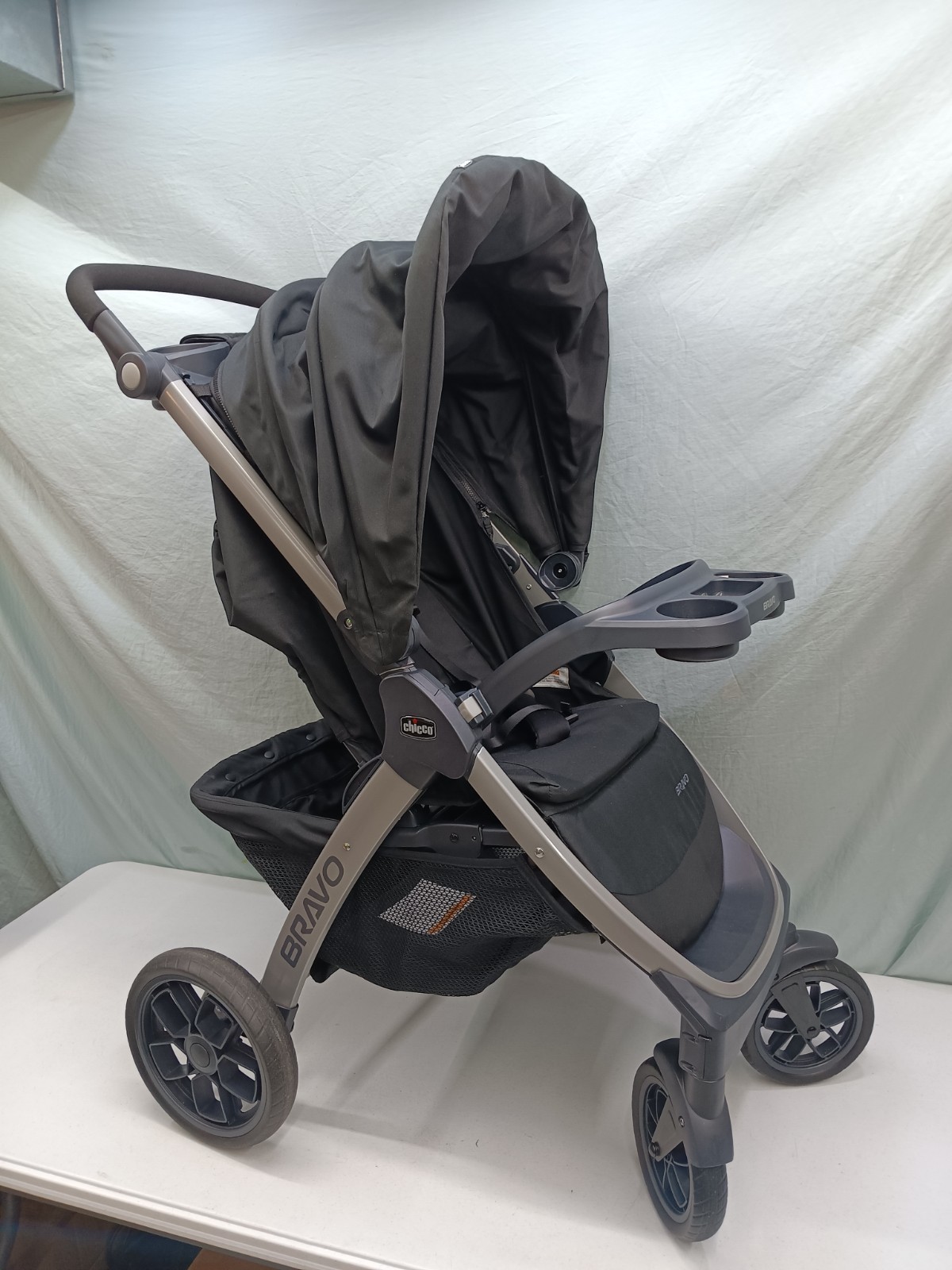Chicco Bravo Standard Stroller Gray/Black Single Seat Folding Adjustable Handles