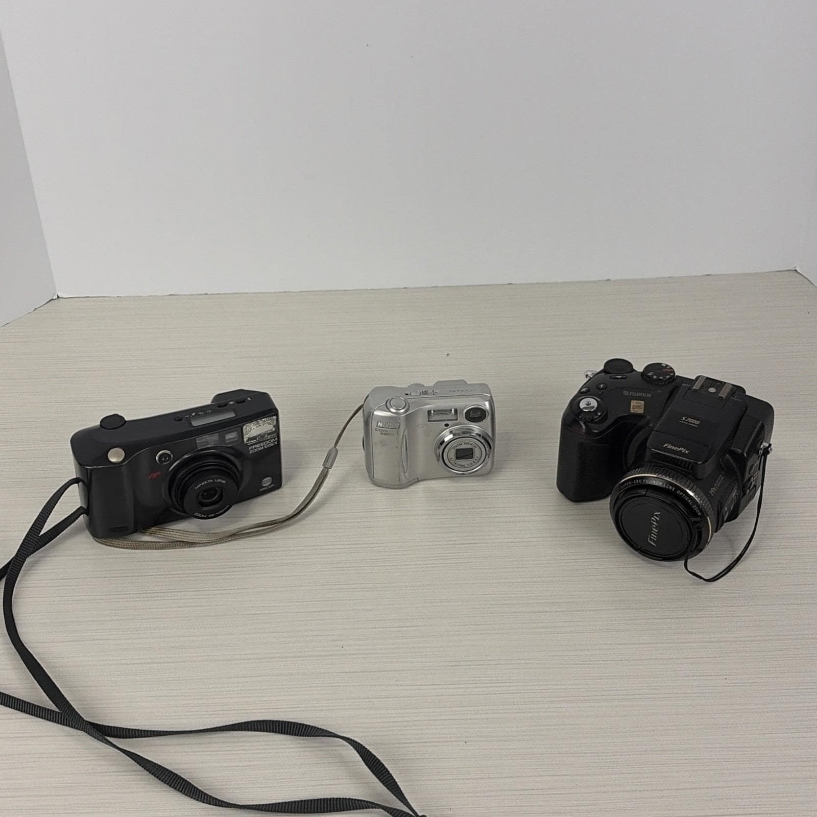 Lot Of 3 Cameras For PARTS OR REPAIR ONLY (Read Description)