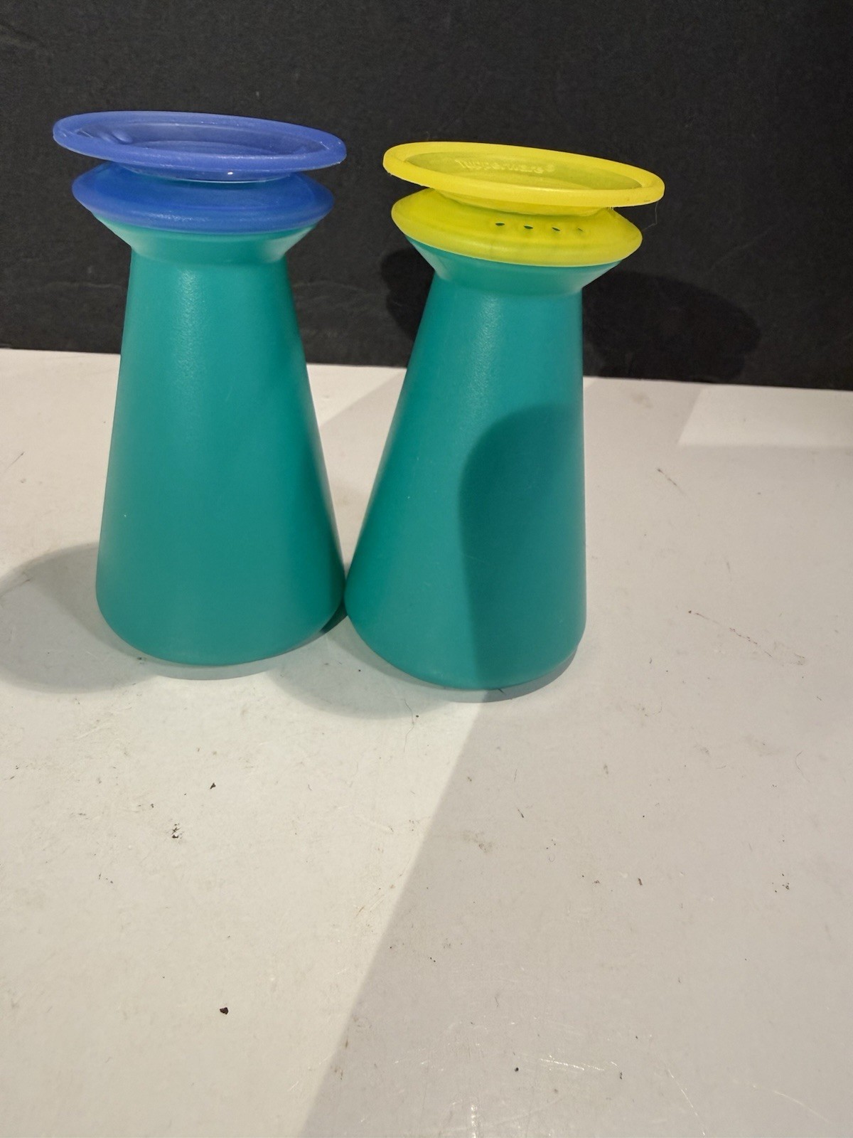 Vintage Tupperware Impression Salt And Pepper Shakers Set 3249 100 ml