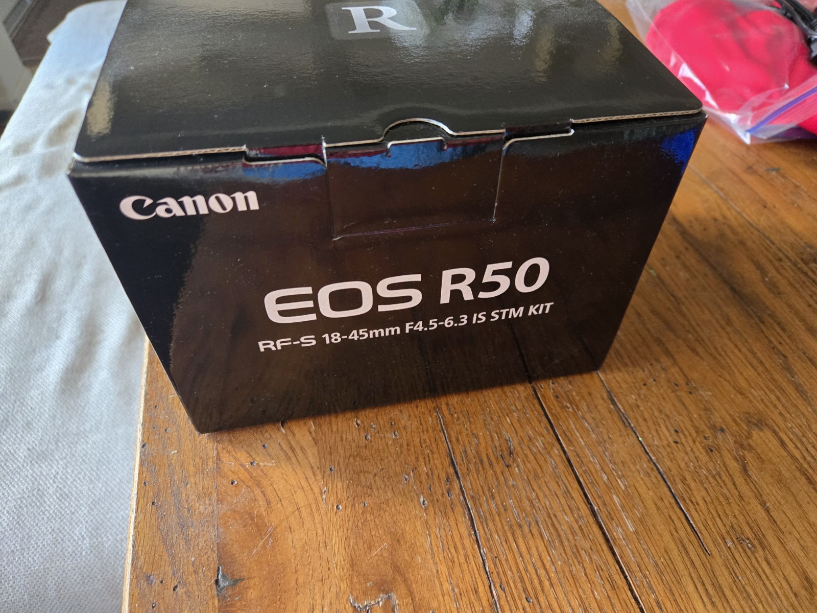 Canon EOS R50 Mirrorless Camera Black RF-S 18-45mm f/4.5-6.3 Lens