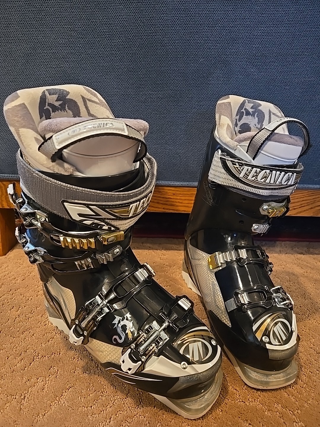 Tecnica Dragon 90 Womens Ski Boots Mondo 24.5 Ultra Fit, 285 mm