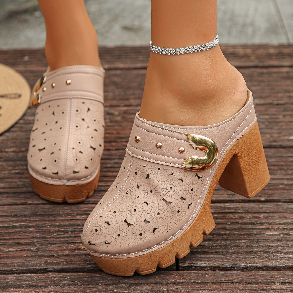 Women's Hollow Closed Toe Chunky Heels Mules Summer Casual Slip On Slide Sandals