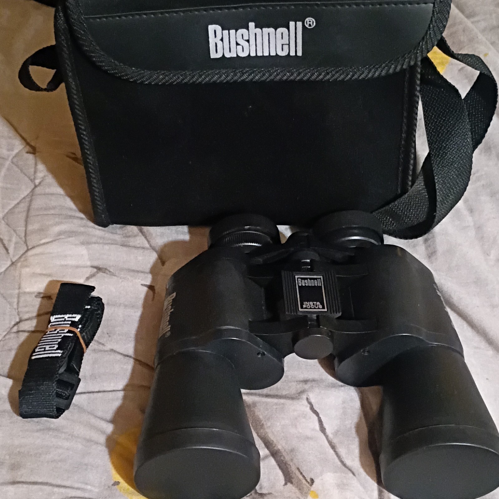 Bushnell Insta Focus 10x50 Binoculars Black with Case and Strap