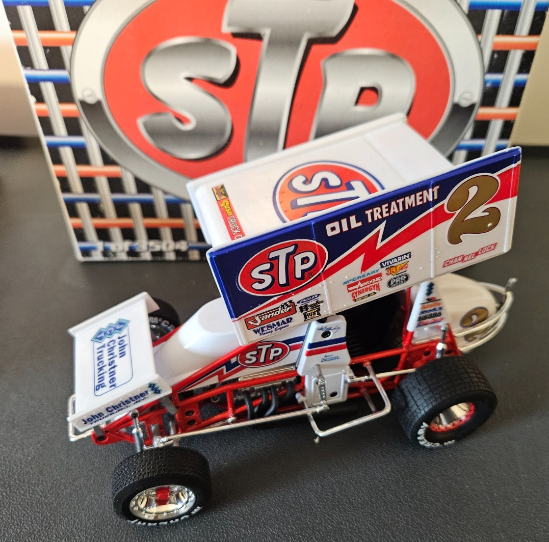 1/18 GMP 1997 #2 Andy Hillenburg STP Sprint Car Low #185/3504 READ