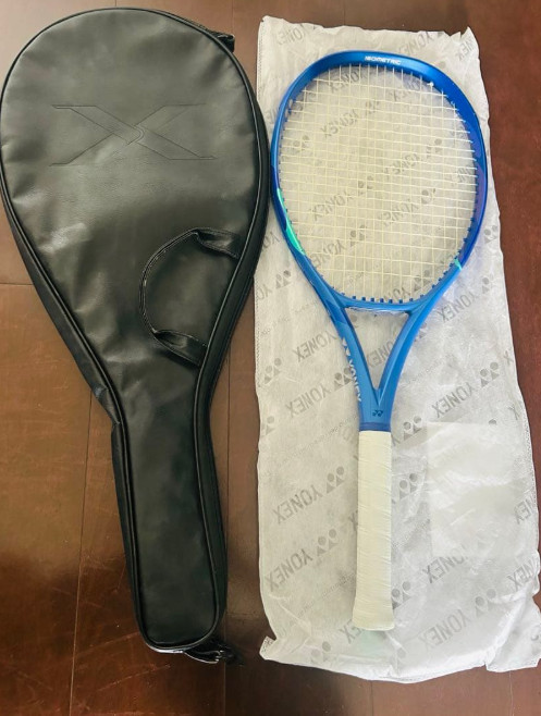 Yonex Ezone 100 Grip 4 1/8 2025 Model Tennis Racket Racquet Excellent Condition