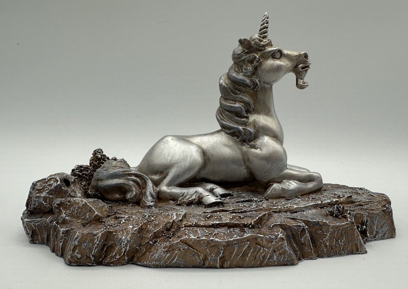 Vintage Pewter Unicorn Lying Down Vandor 1998 Great Condition Free Shipping 