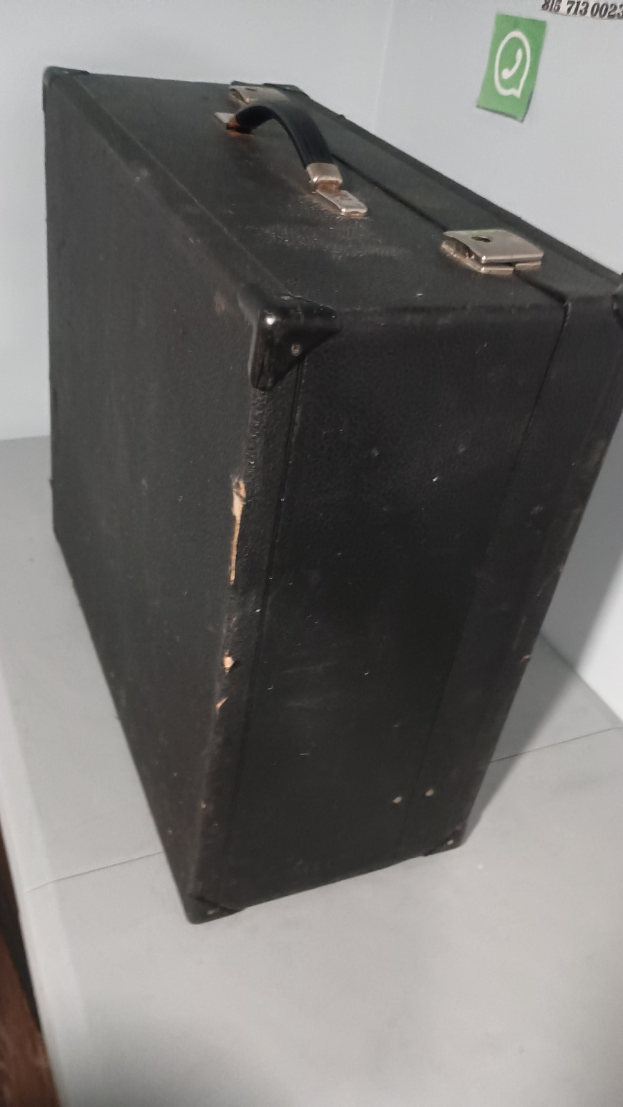 Case. For Accordion /. 23x9 1/2x19 1/2