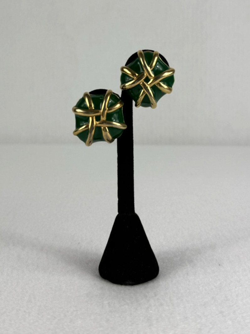Vintage Green Enamel CLIP ON EARRINGS Gold Tone Woven Knot Design 1”