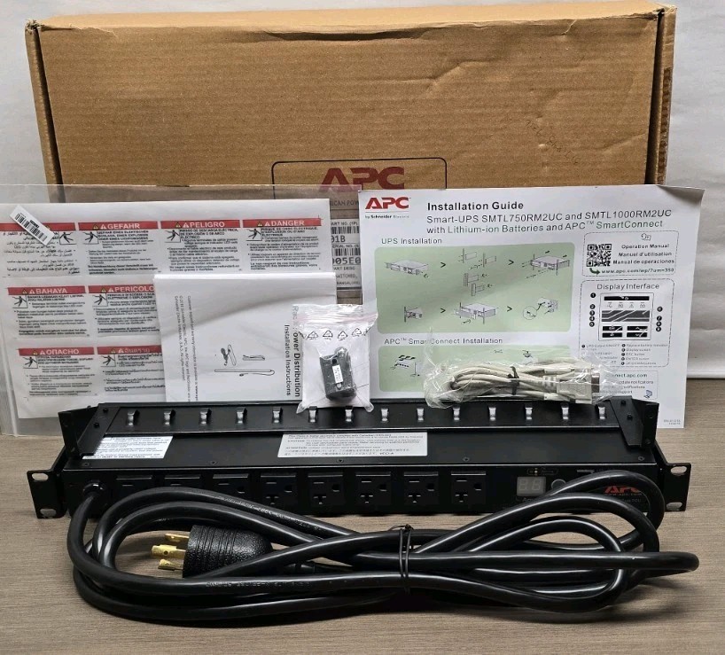 APC NETSHELTER AP7901B SWITCHED RACK PDU Please Read Discription! 