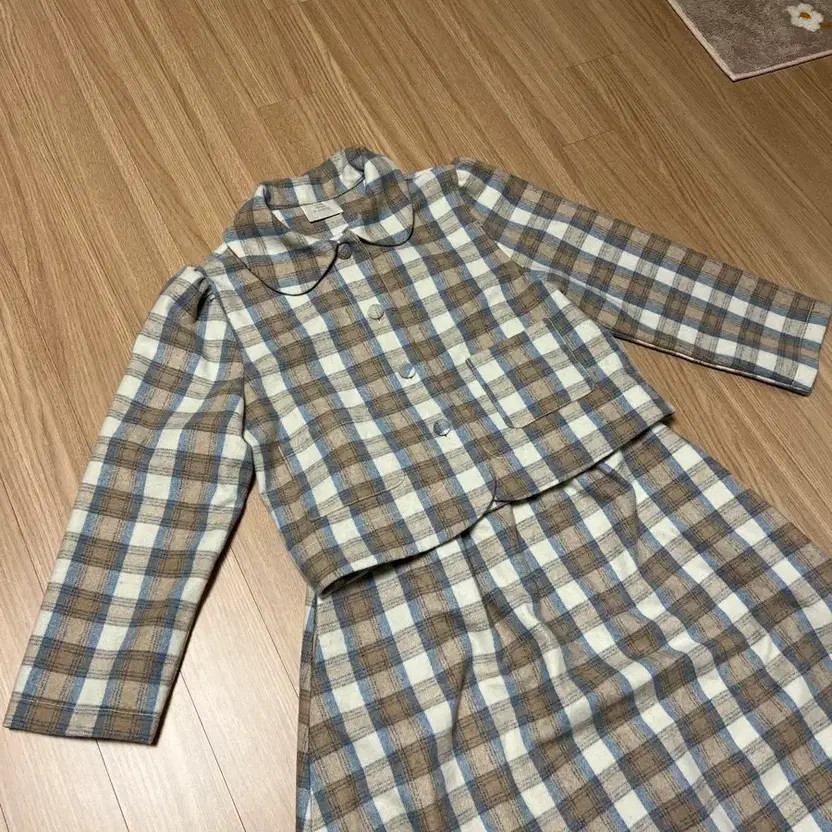 A Vekde Fleurs Setup, Good Condition