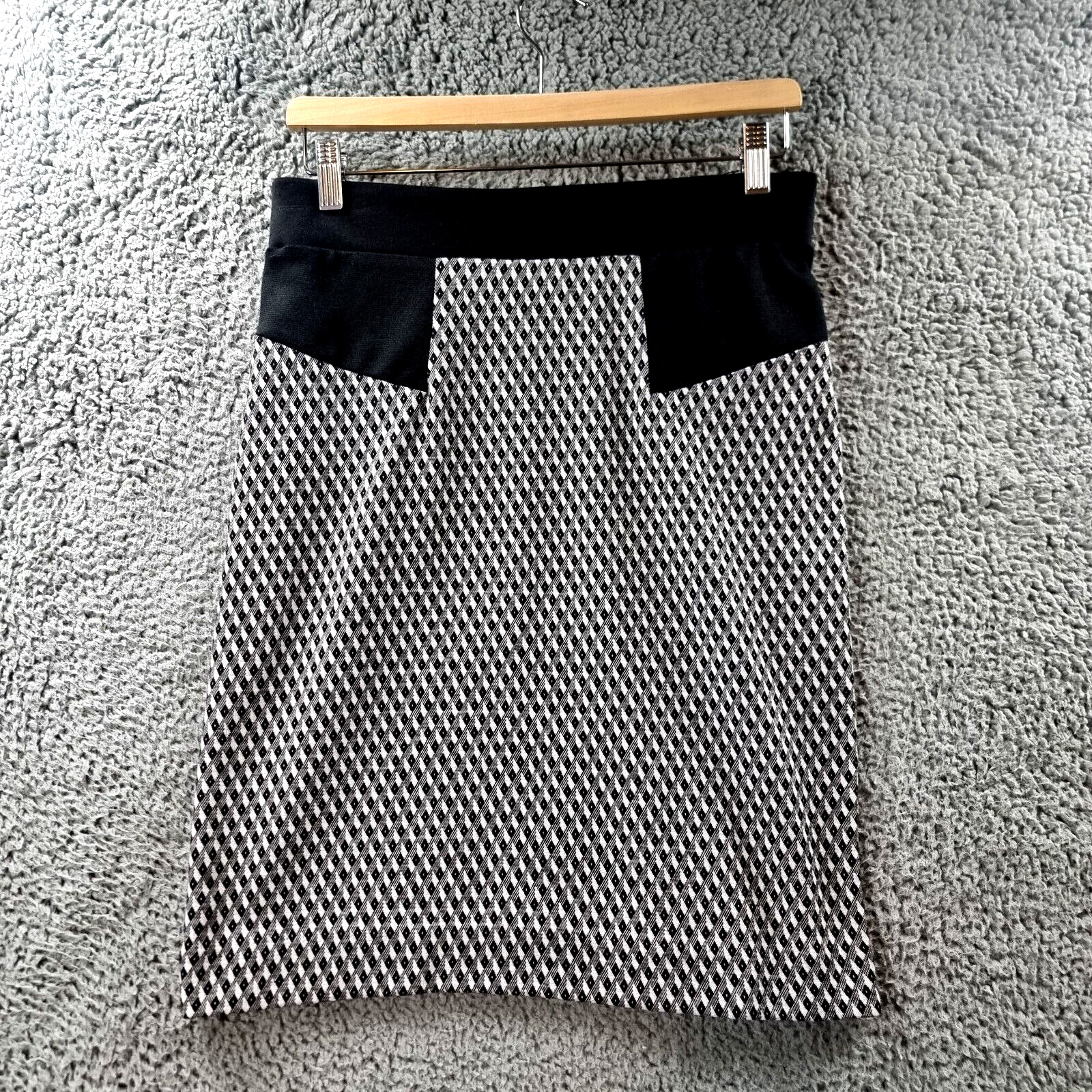 KATIES Womens Pencil Skirt Size M Black White Stretch Knit Short