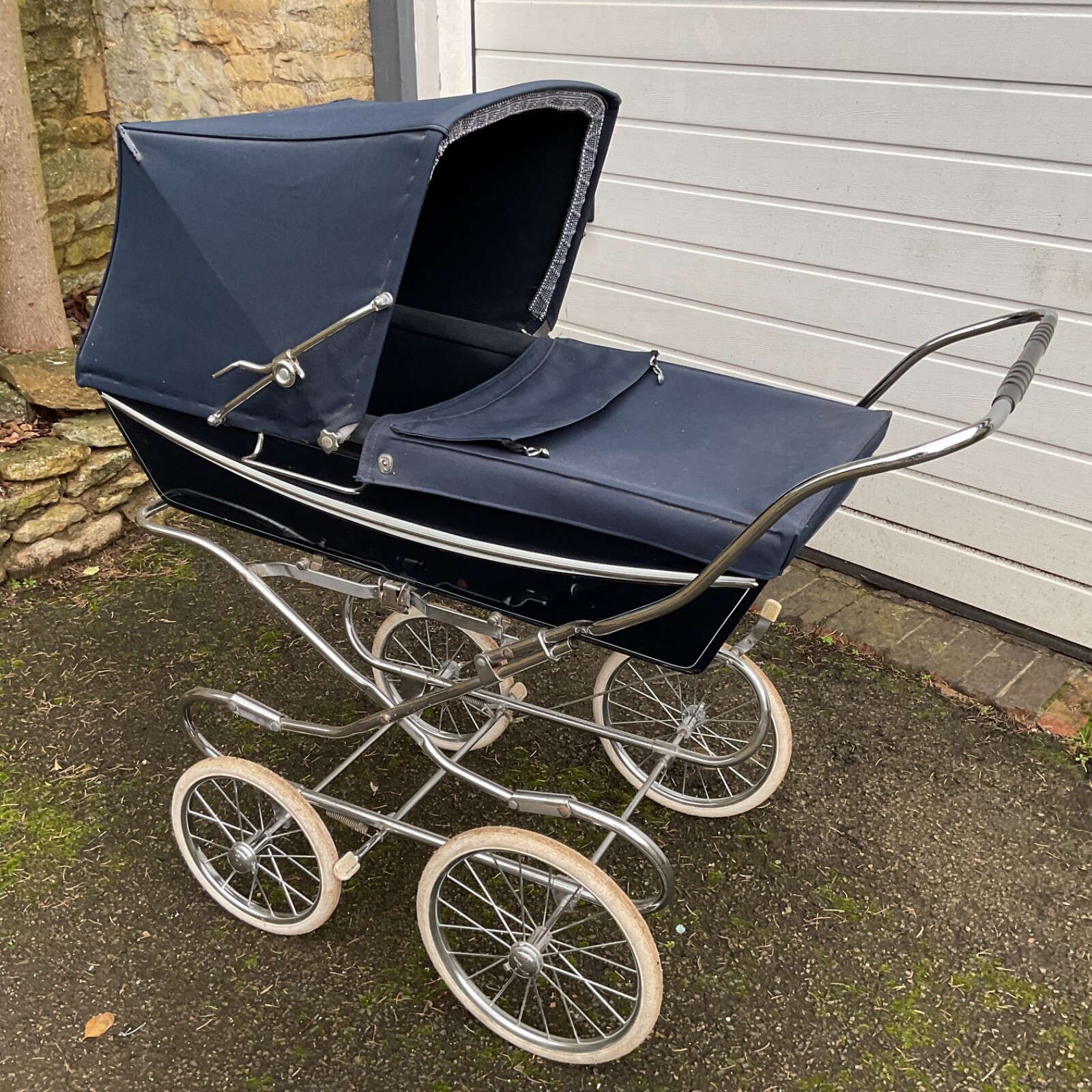 silver cross kensington style navy blue pram