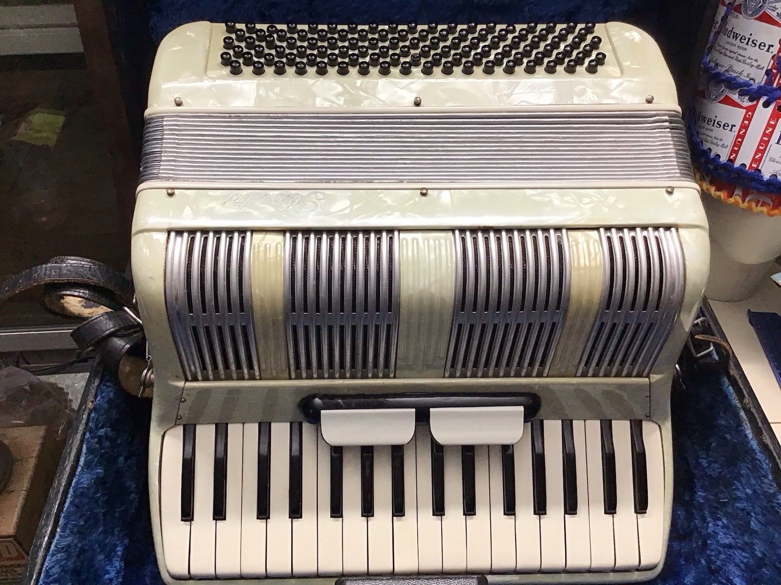 Silvestri Accordion 111 Base 2 Treble Risgister Switches 16” Keys Board