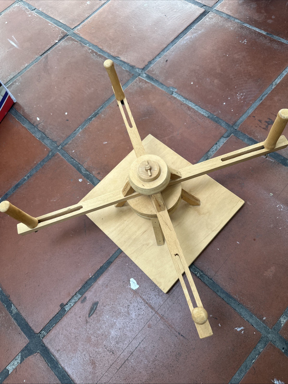 Tabletop Amish Style Yarn 