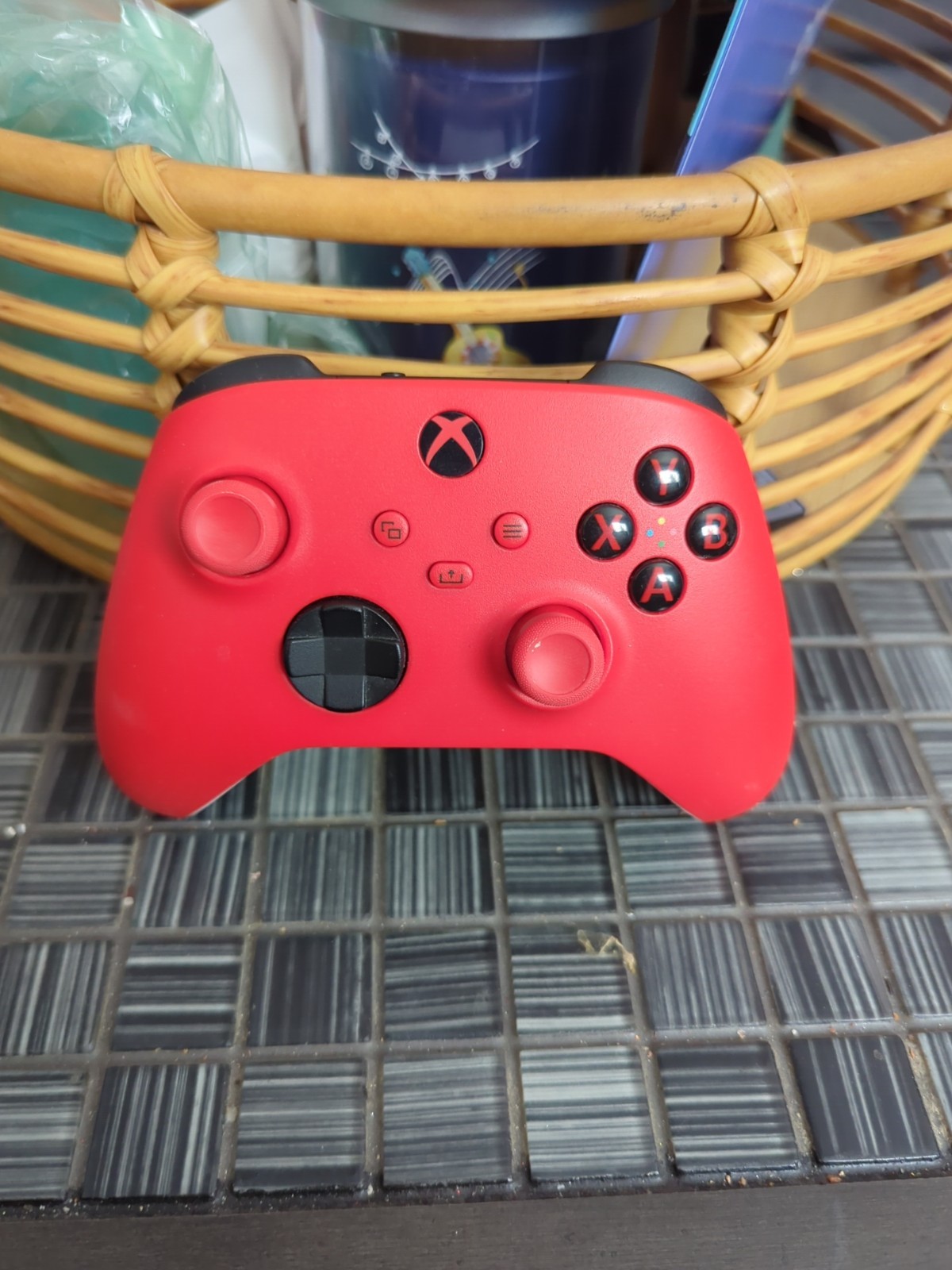 Microsoft Xbox Controller Pulse Red 1914 T40