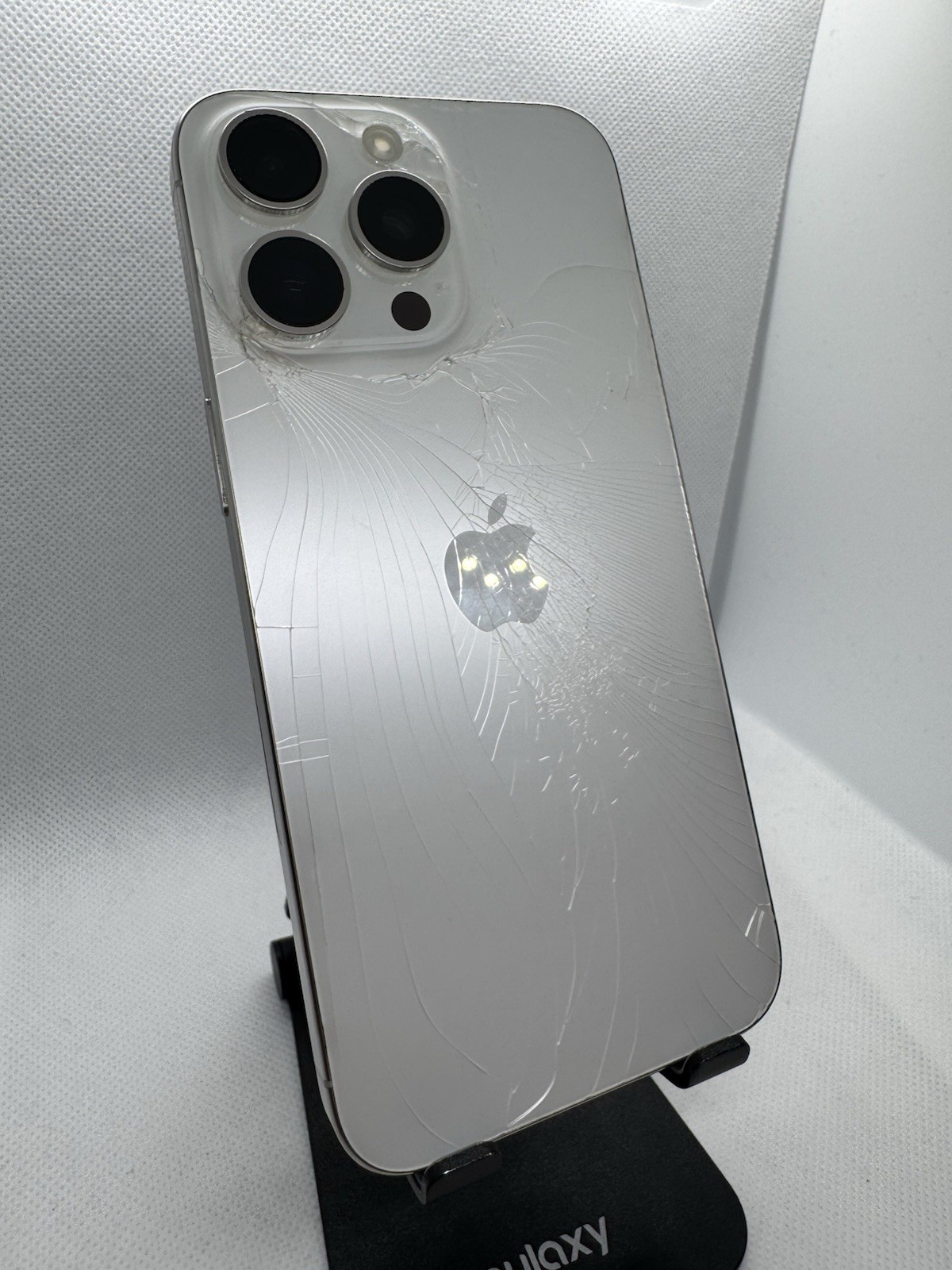 Apple iPhone 15 Pro Max 512GB Unlocked (White Titanium) Cracked Back