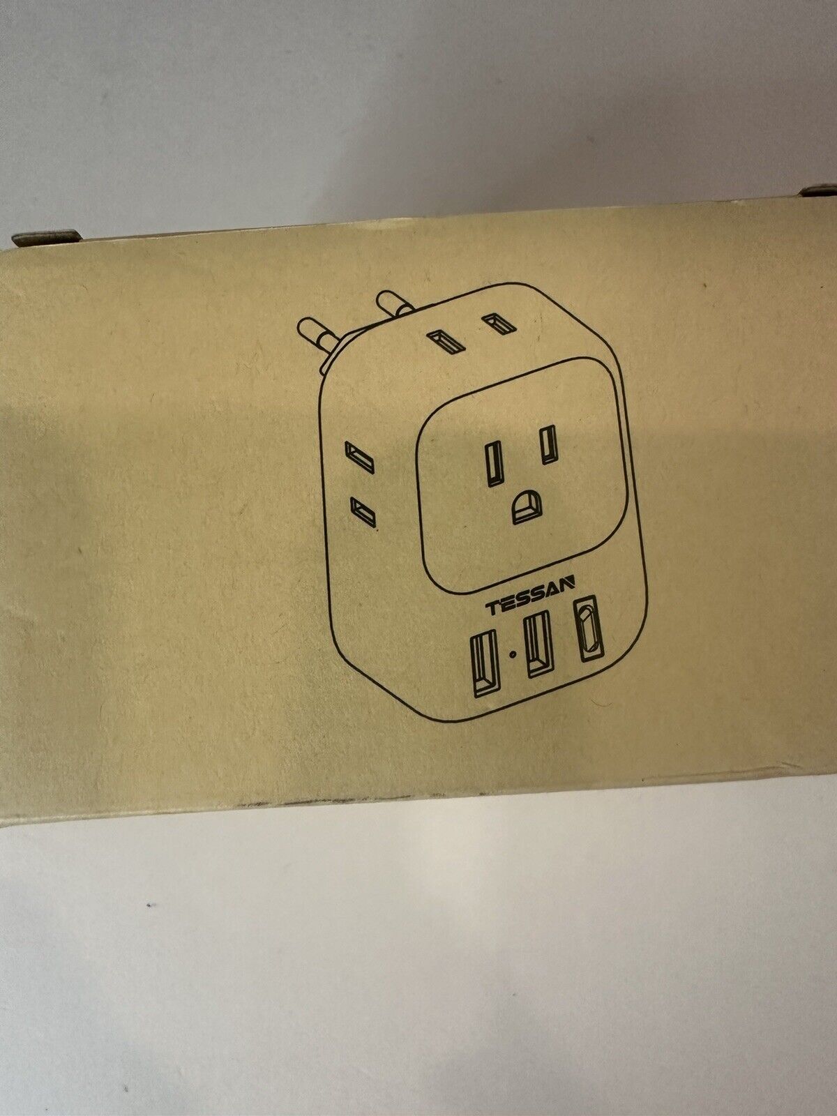 TESSA Travel Adapter Universal (Type C/G/A/I)