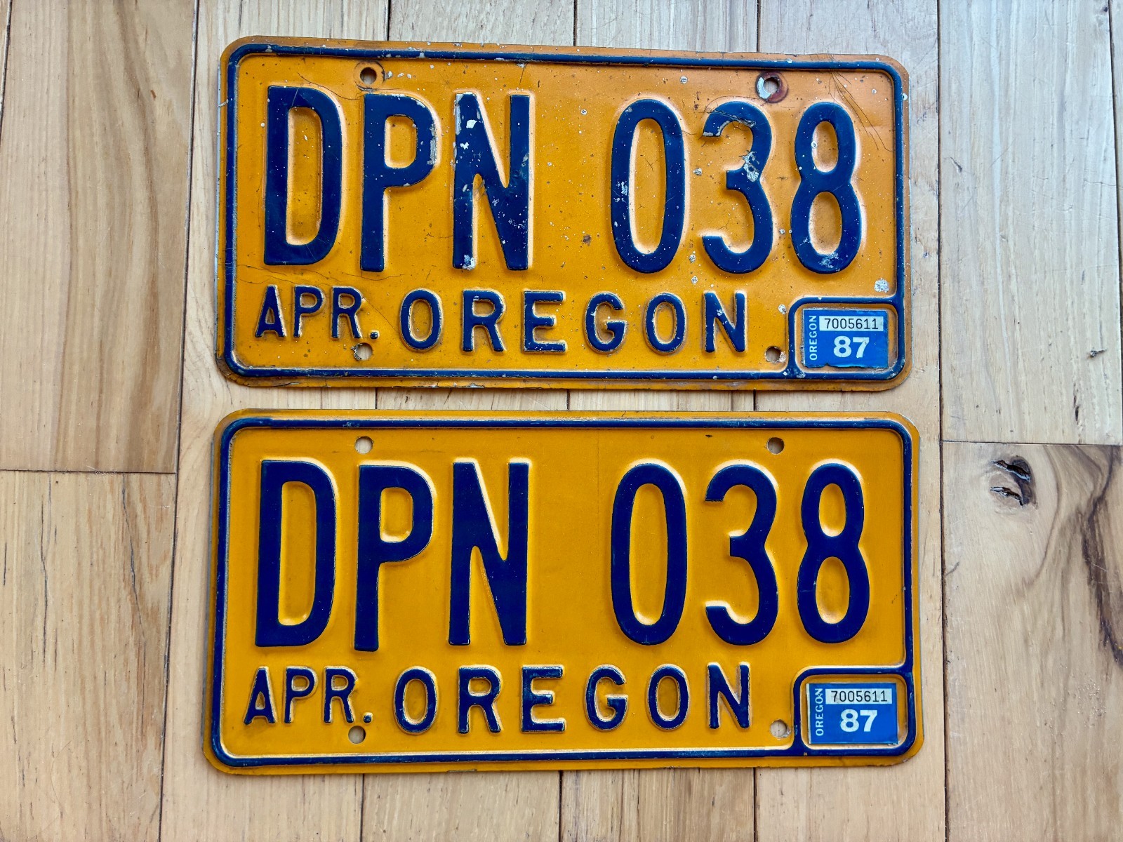 1987 Oregon License Plate Pair