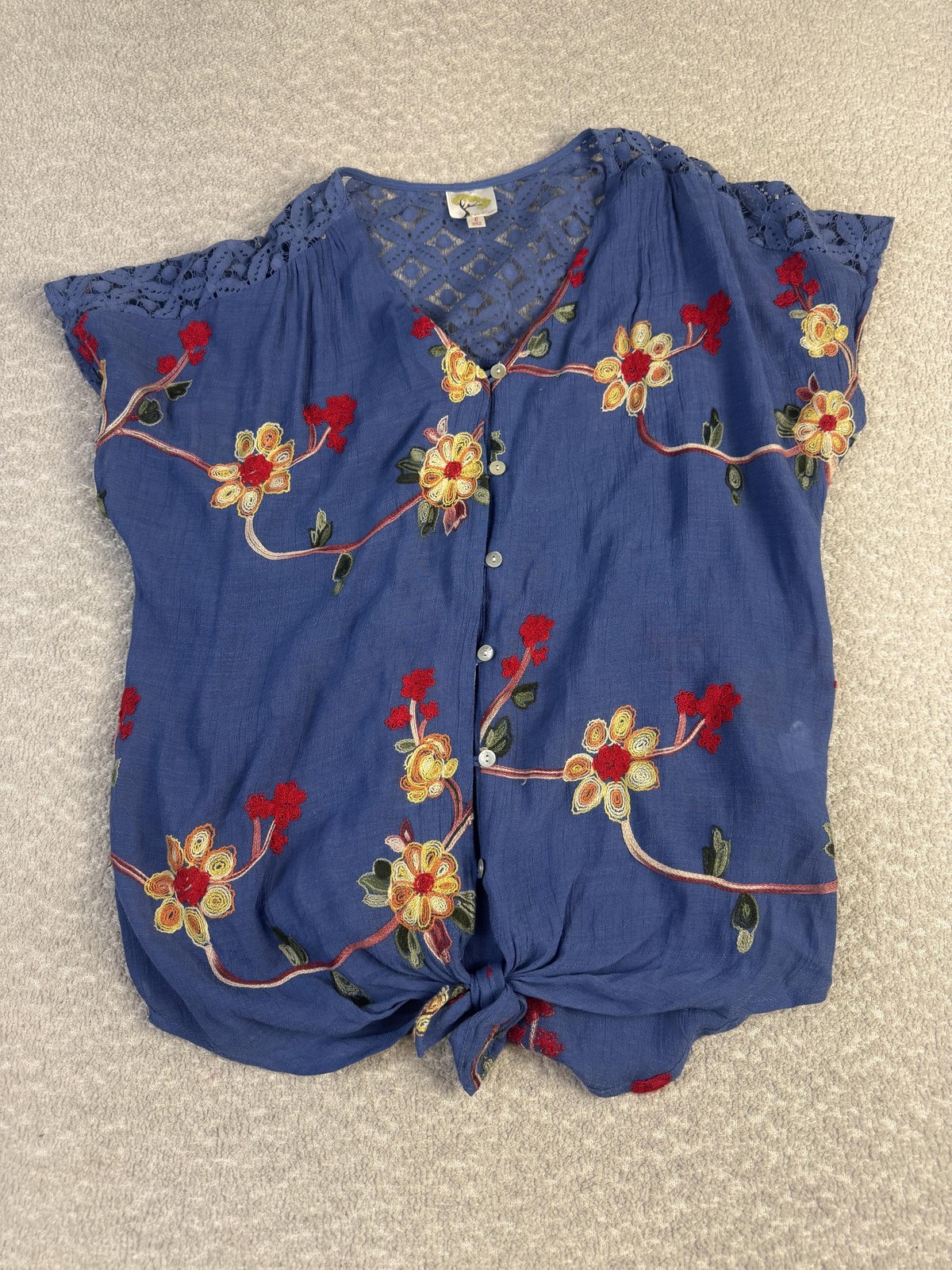 Fig And Flower Shirt Womens Large Blue Embroidered Floral Lace Button Front