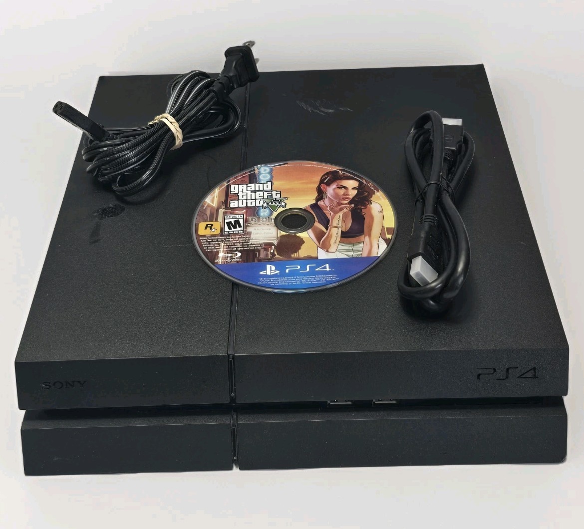 Sony PlayStation 4 PS4 Console CUH-1215A  Includes Grand Theft Auto V And Cables