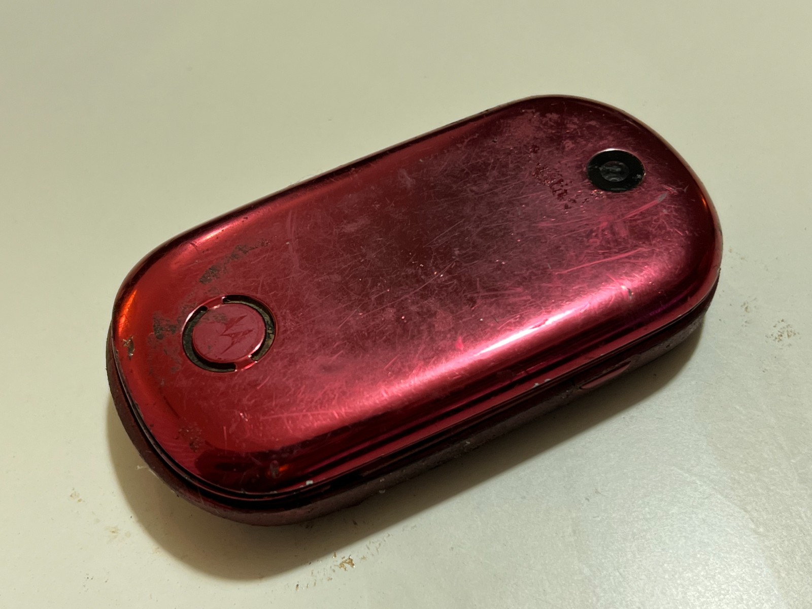 MOTOROLA  U9 Mobile  Phone Red incomplete - vintage cell phones