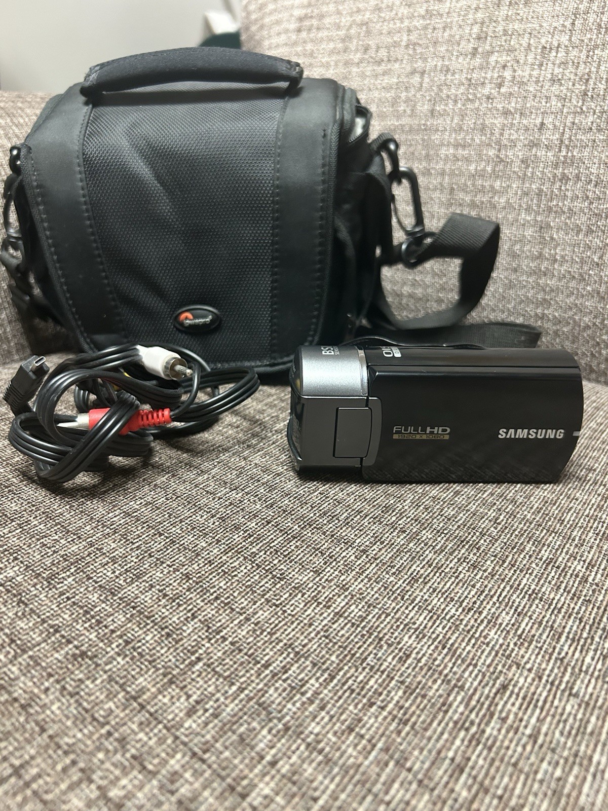 Samsung Digital Camcorder HMX-Q10BN/XAA 1080p OIS Duo Schneider Lens Touchscreen