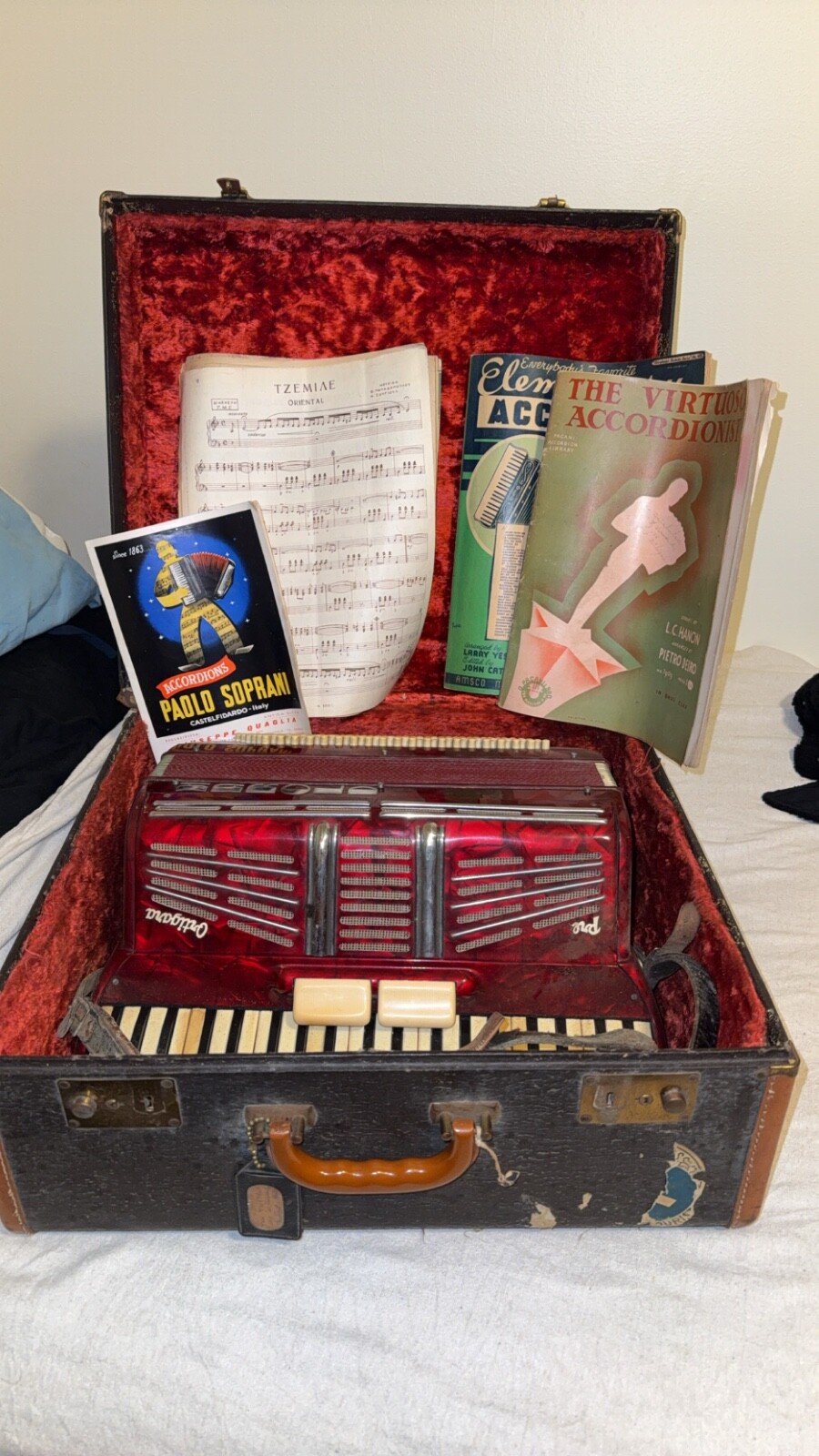 Ortigara Vintage Accordion - Great condition! 