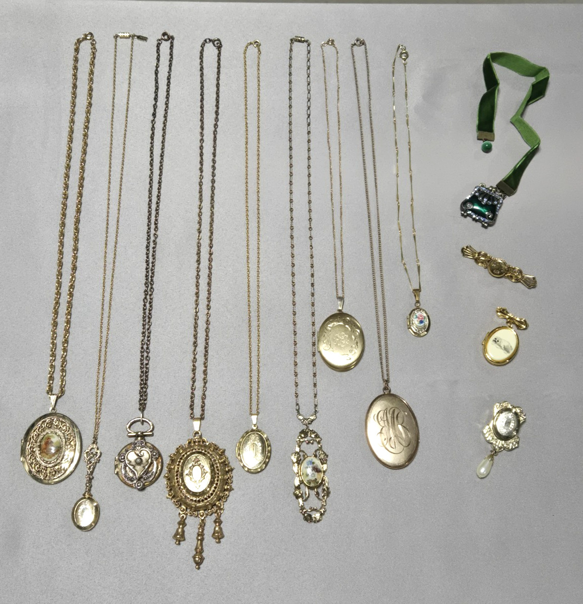 13 Vintage Victorian Style Gold Tone Cameo Pins Locket Necklaces Jewelry Lot