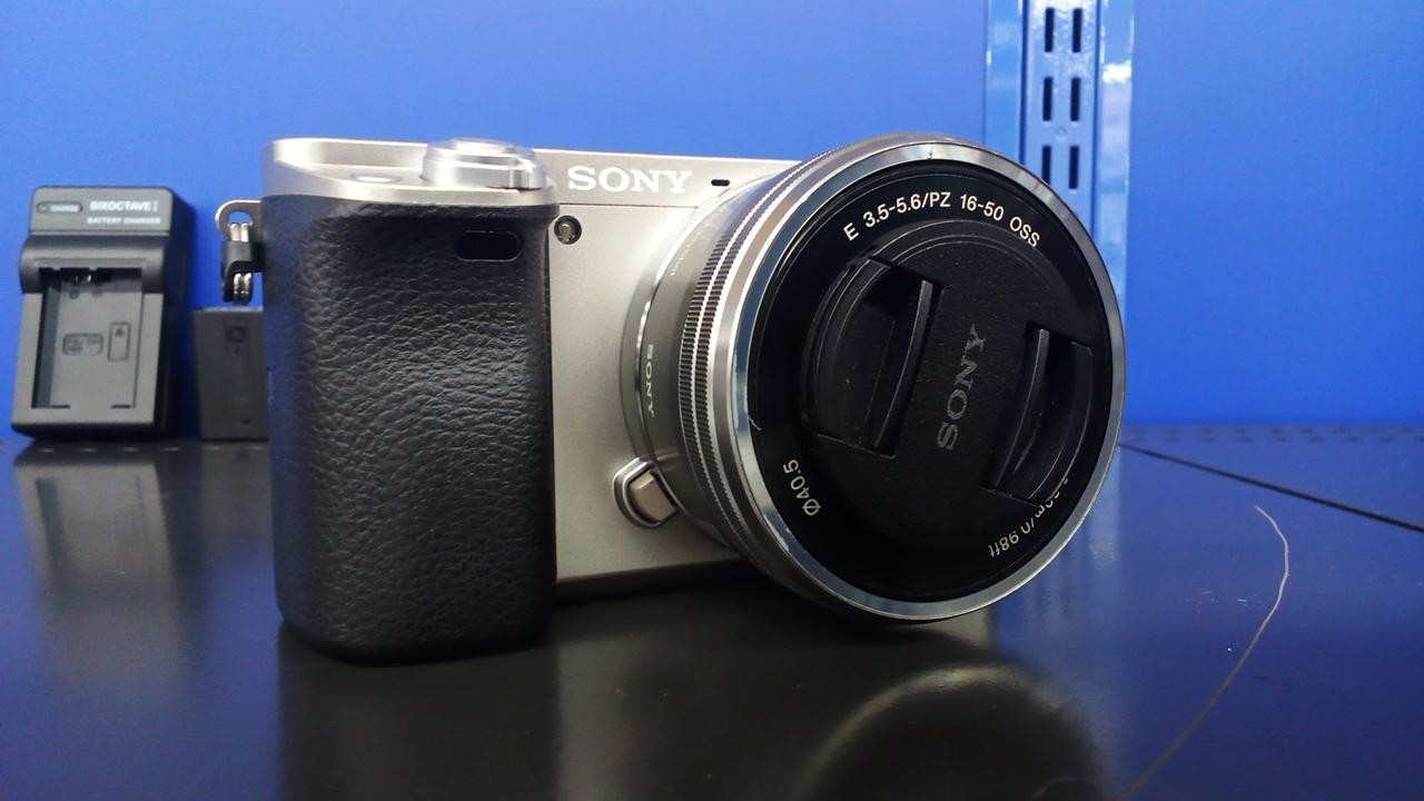 Sony ILCE-6000 Mirrorless Camera 24.3MP AF E-Mount SDXC Used From Japan