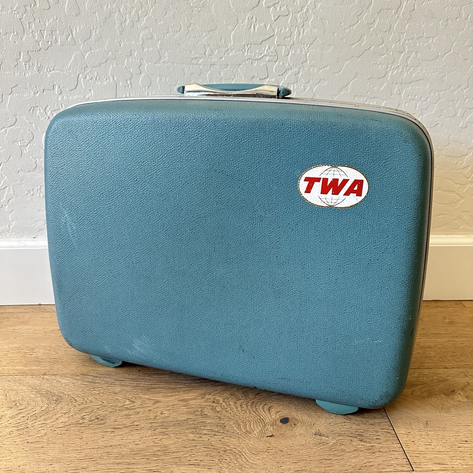 Vintage Samsonite Silhouette 20” Blue Hard Shell Suitcase TWA 1960s Luggage MCM