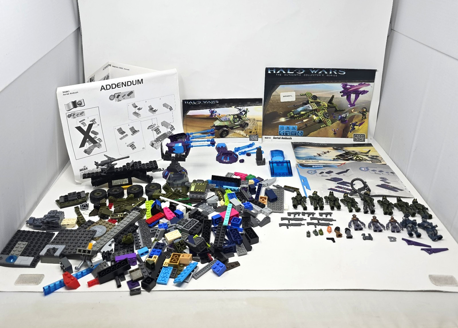 Mega Bloks Halo Wars Collection Lot of Parts Manuals Figures