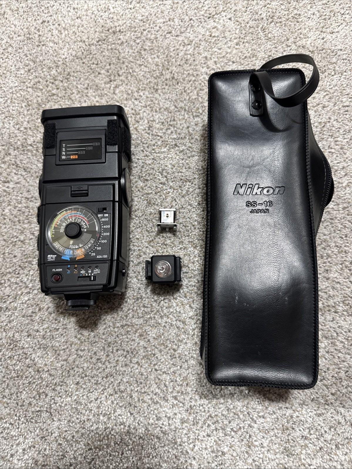 Nikon SB-16 Speedlight & Stroboframe