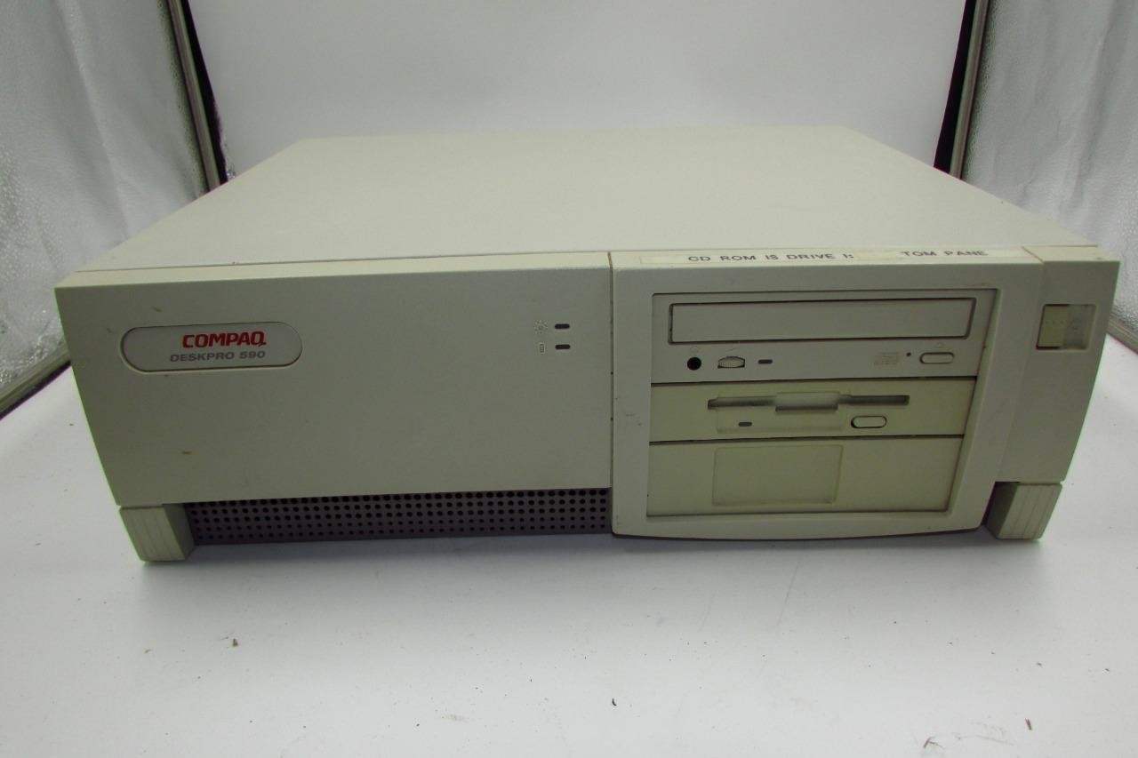 Vintage Compaq Deskpro 590 Computer PC Desktop