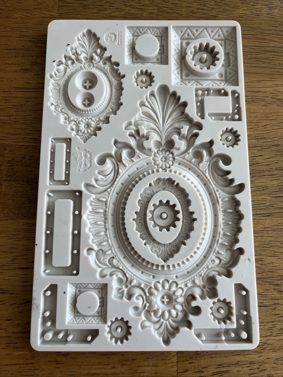 Finnabair By Prima Marketing  Mould 5" X 8" -“Grungy Frames”