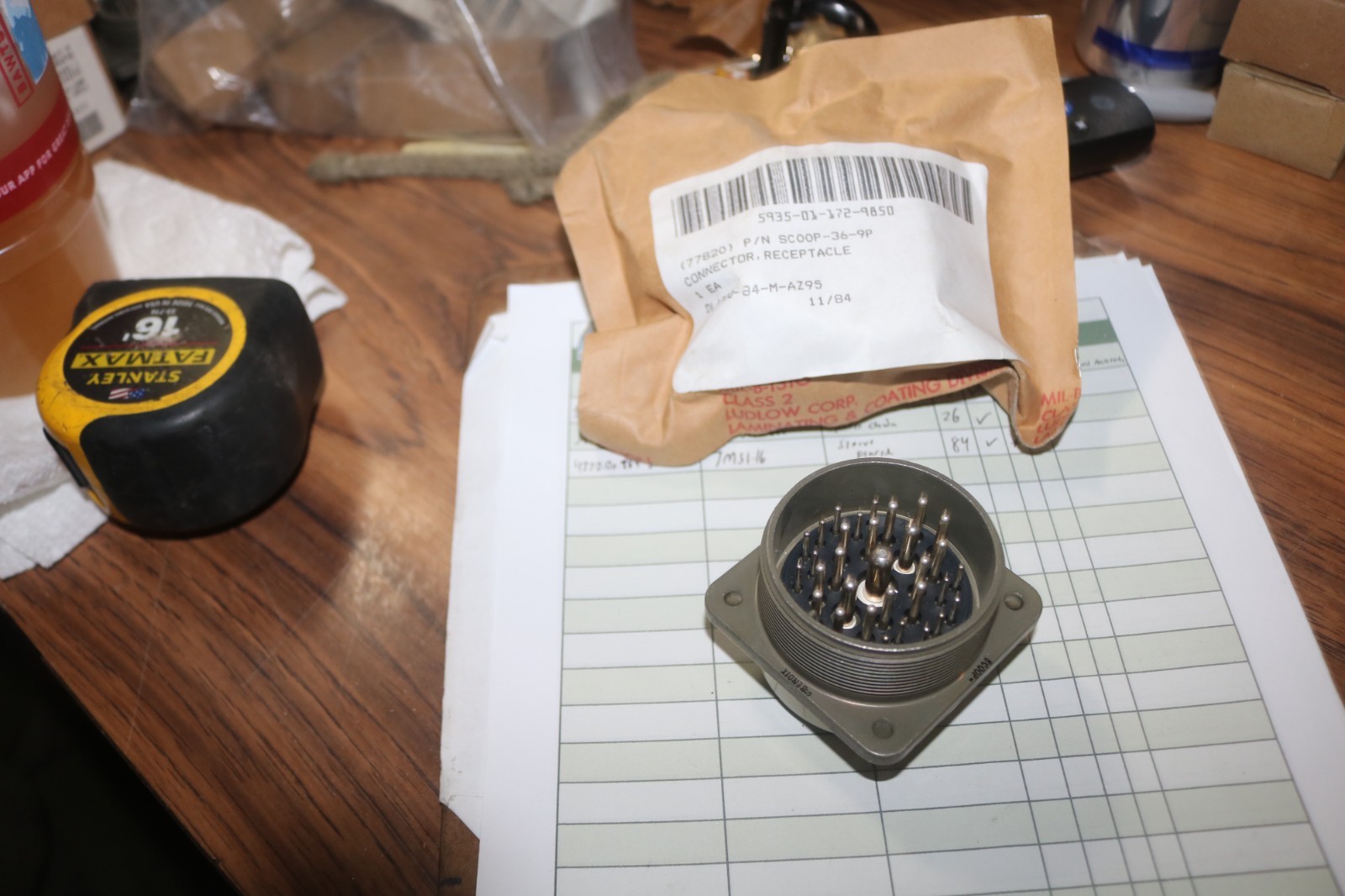 NOS Amphenol electrical connector SCOOP-36-9P 5935-01-172-9850 MHE-236