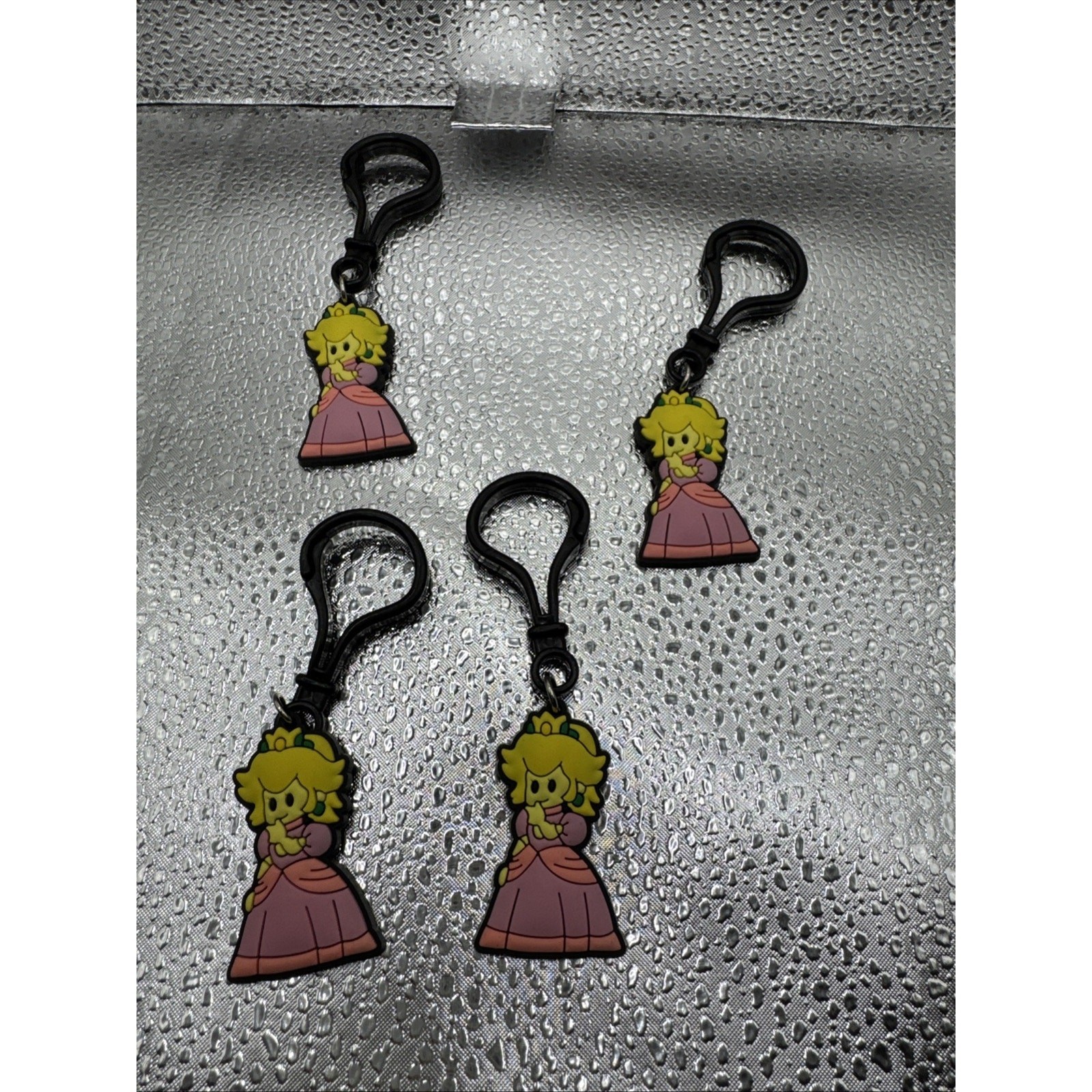 New Princess Peach Super Mario Bros. Rubber Keychain- 0324A