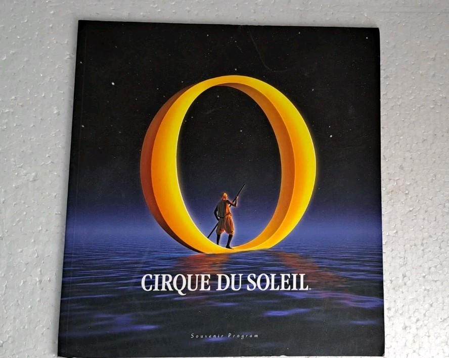 Cirque Du Soleil 2000 “O" Souvenir Program Belliago Las Vegas