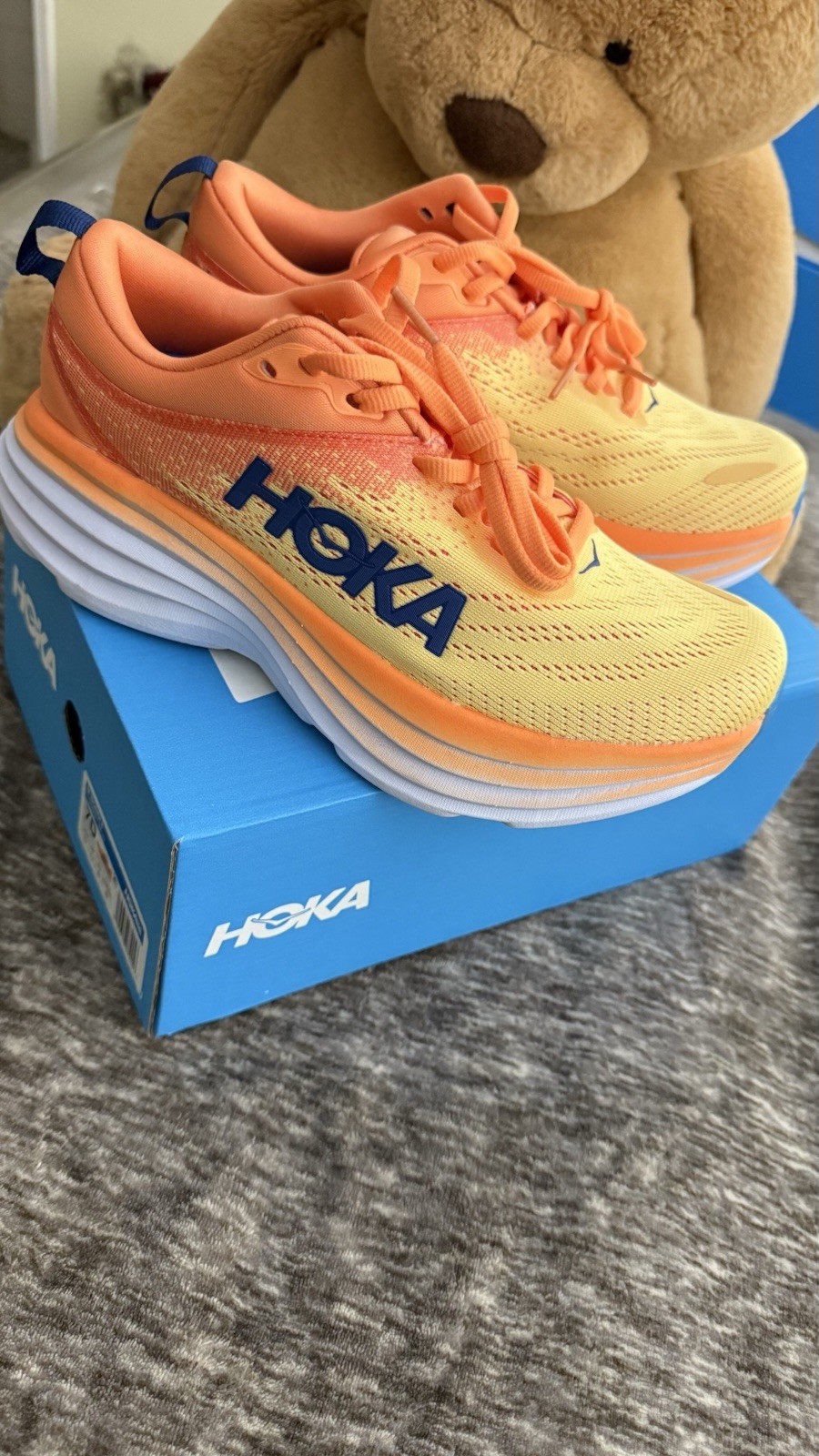 New HOKA ONE ONE BONDI 8 sneakers shoes  Men’s Size 7  Women’s Size 8
