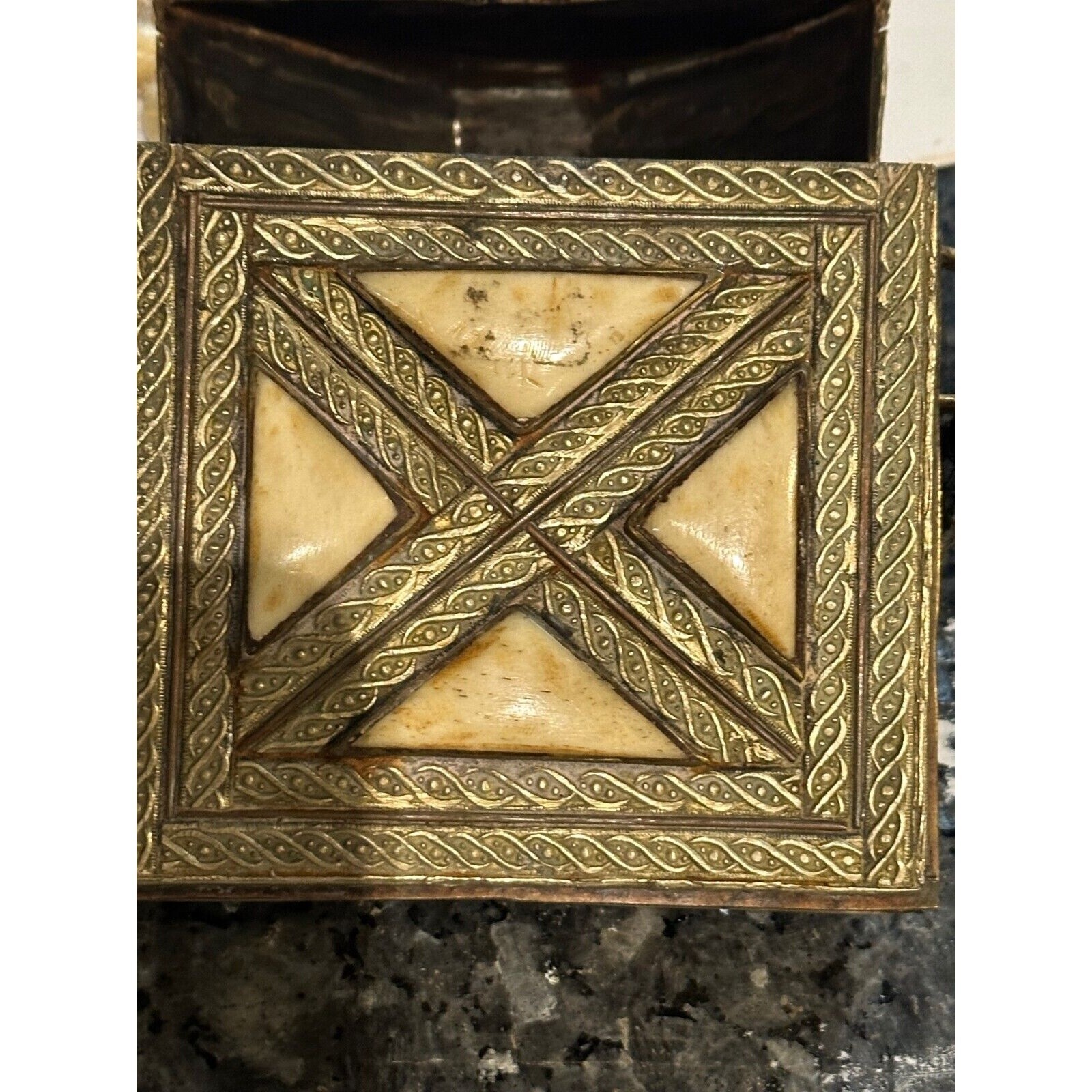 Silver Omani Amulet Hirz Prayer Box Necklace Pendant