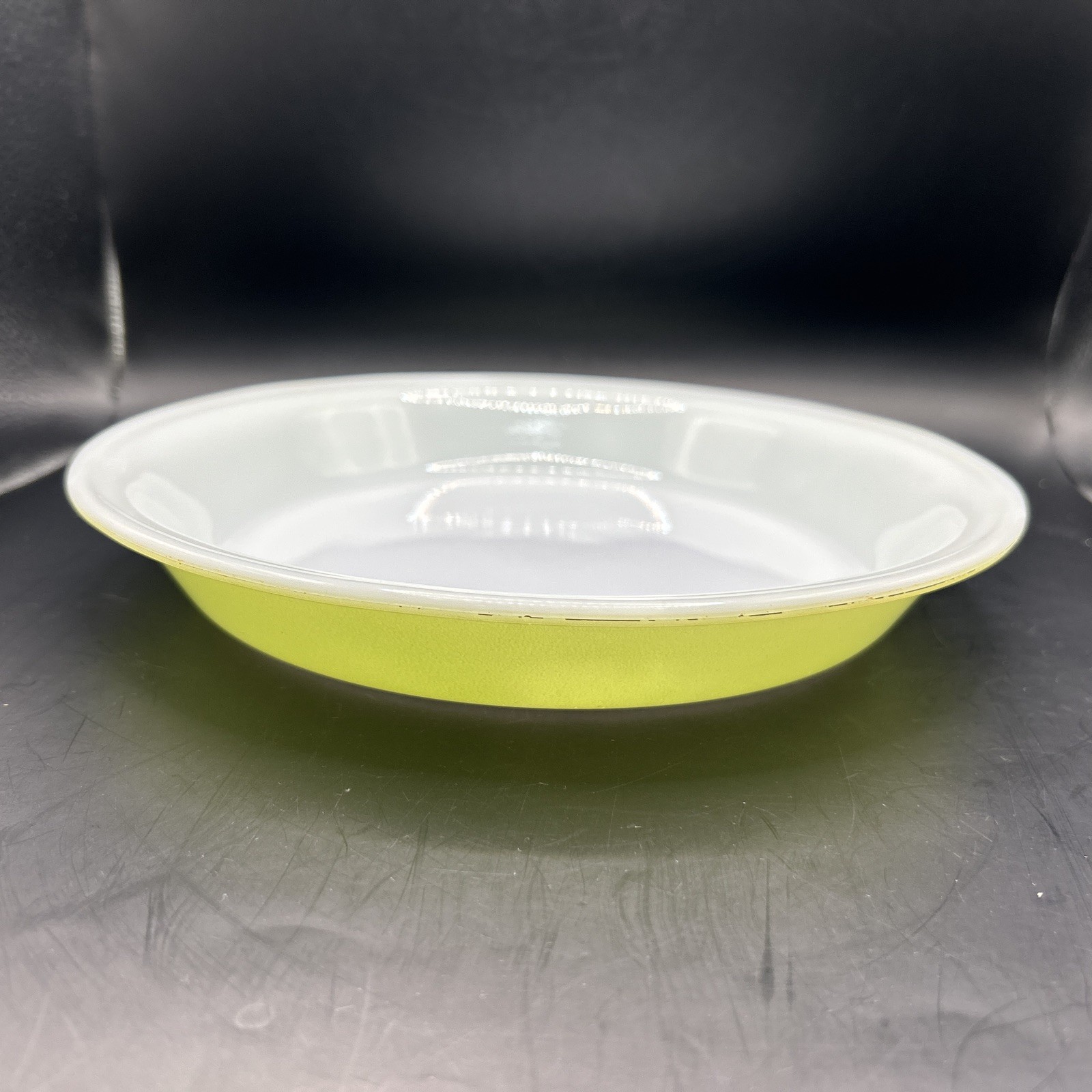 Vintage Lime Green Pyrex 909 USA 9" Milk Glass Pie  Dish Pan Plate Ovenware